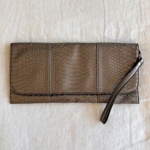 Deena & Ozzy Leather Clutch / Wristlet in silver, gunmetal, metallic
